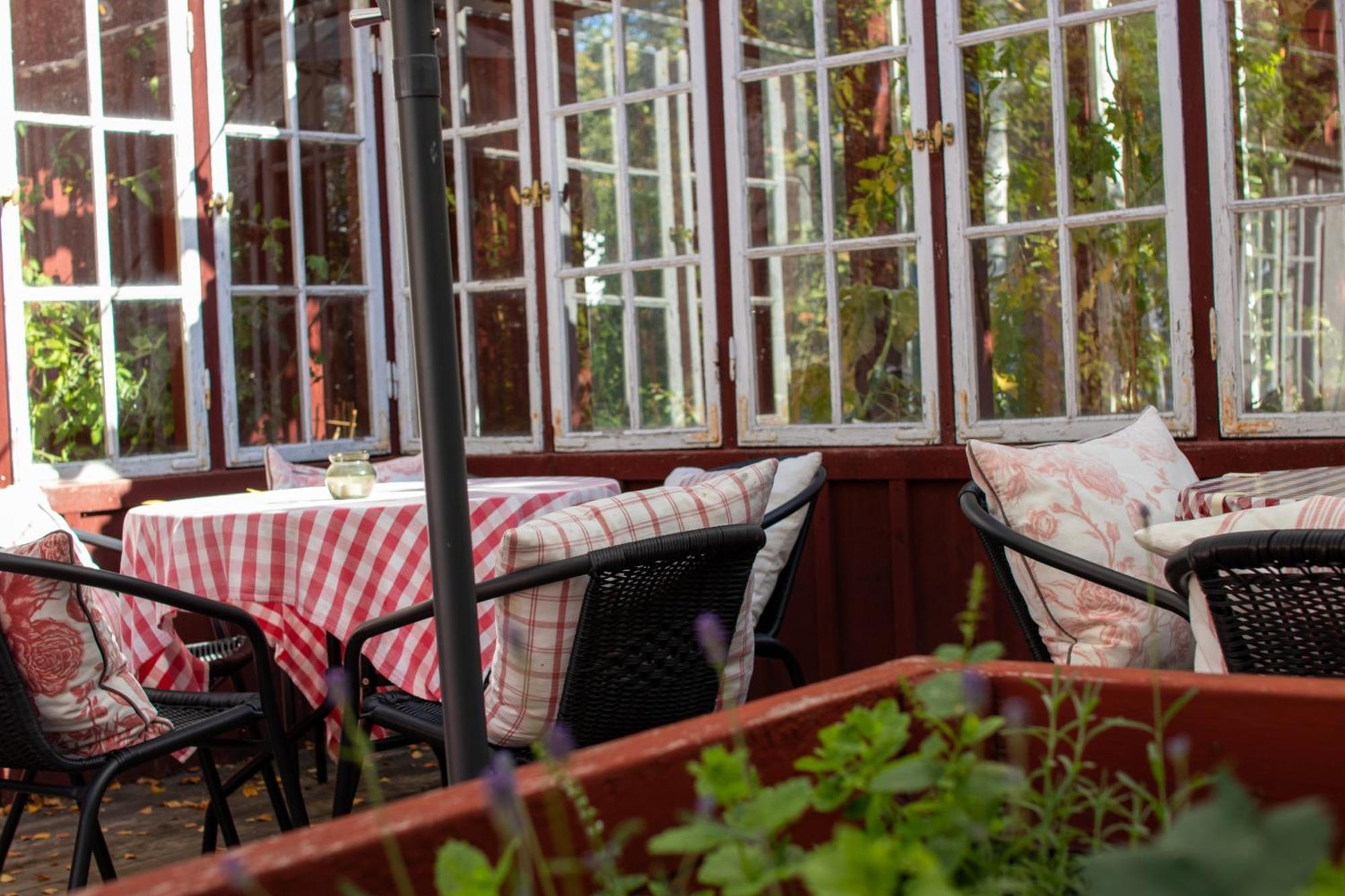 Hem Till Garden Boutique Hotel Вестерос Экстерьер фото