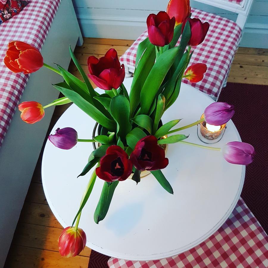 Hem Till Garden Boutique Hotel Вестерос Экстерьер фото