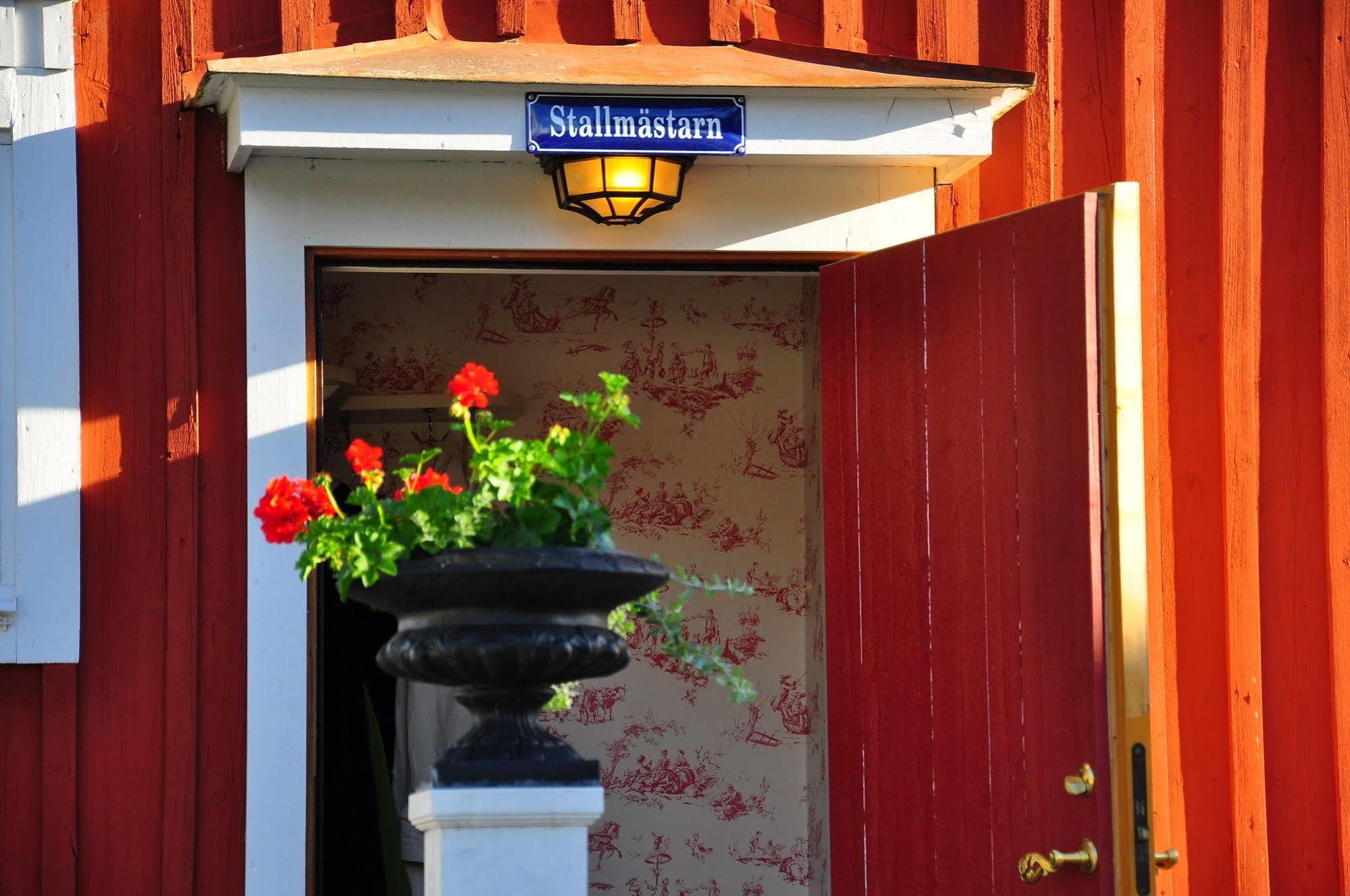 Hem Till Garden Boutique Hotel Вестерос Экстерьер фото